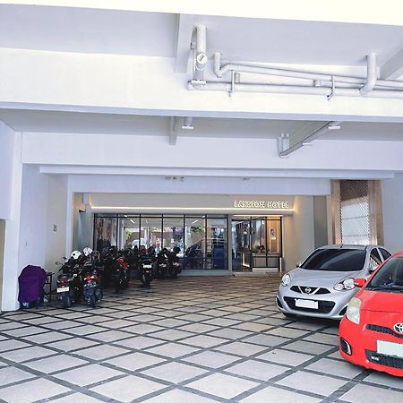 Laxston Hotel Yogyakarta Exterior foto