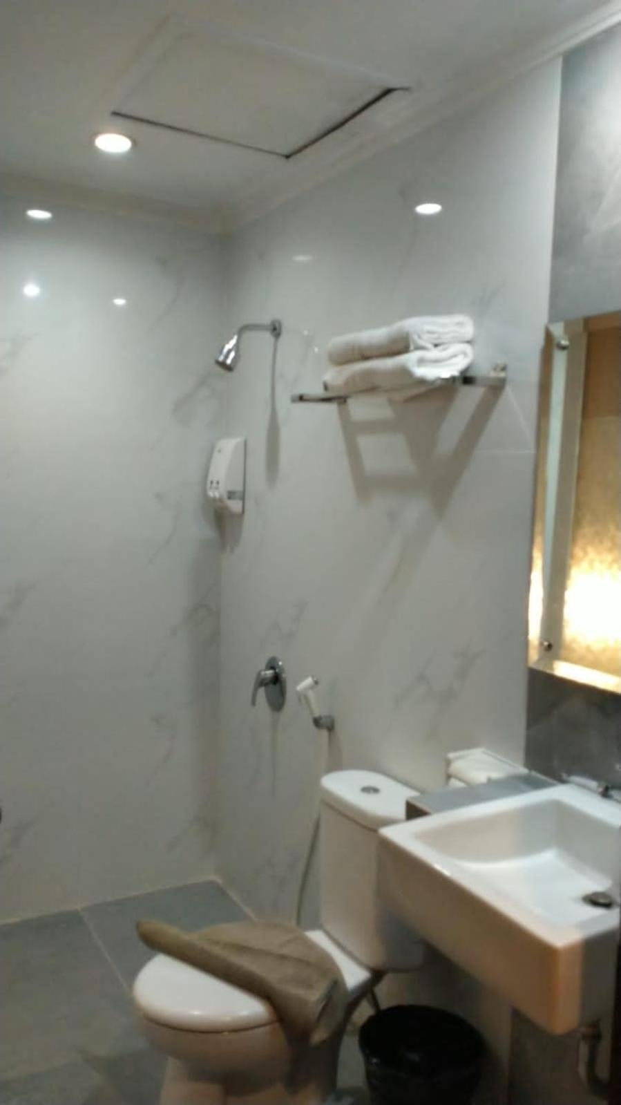 Laxston Hotel Yogyakarta Exterior foto