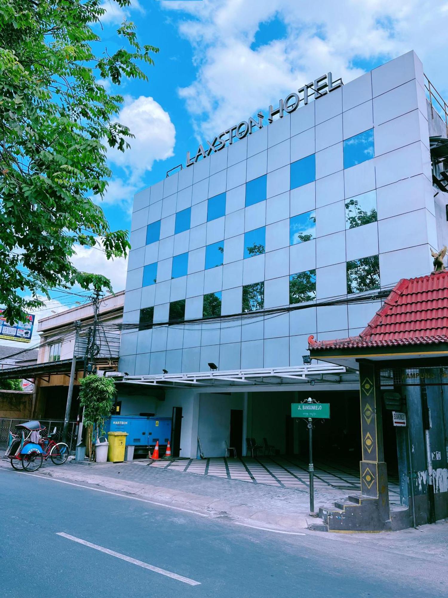 Laxston Hotel Yogyakarta Exterior foto