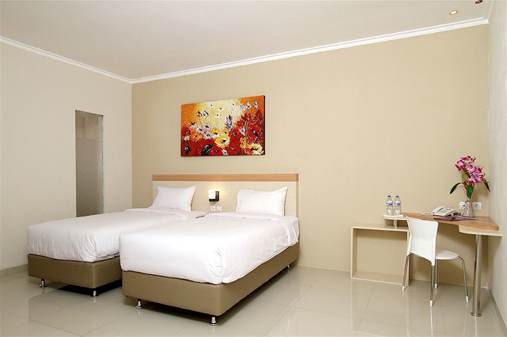 Laxston Hotel Yogyakarta Exterior foto