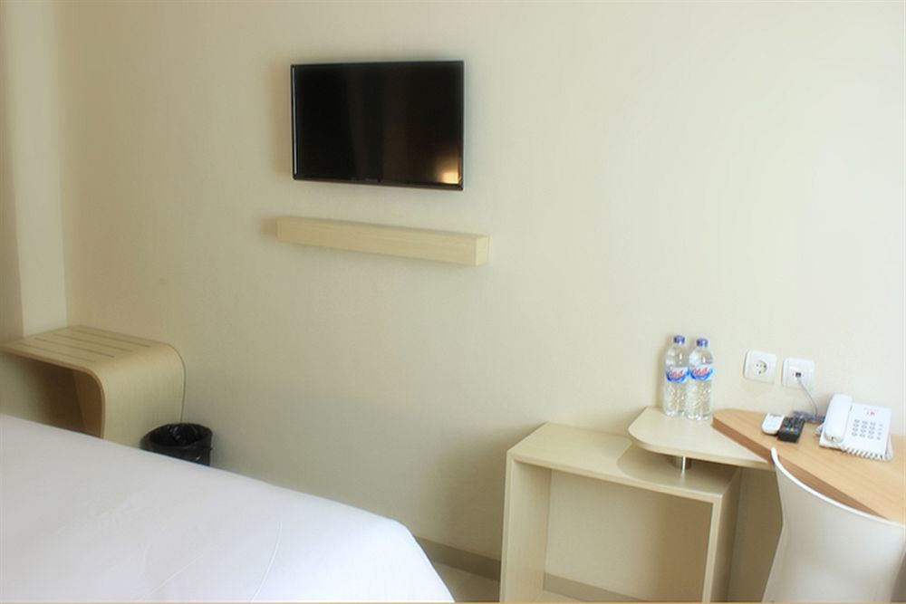 Laxston Hotel Yogyakarta Exterior foto