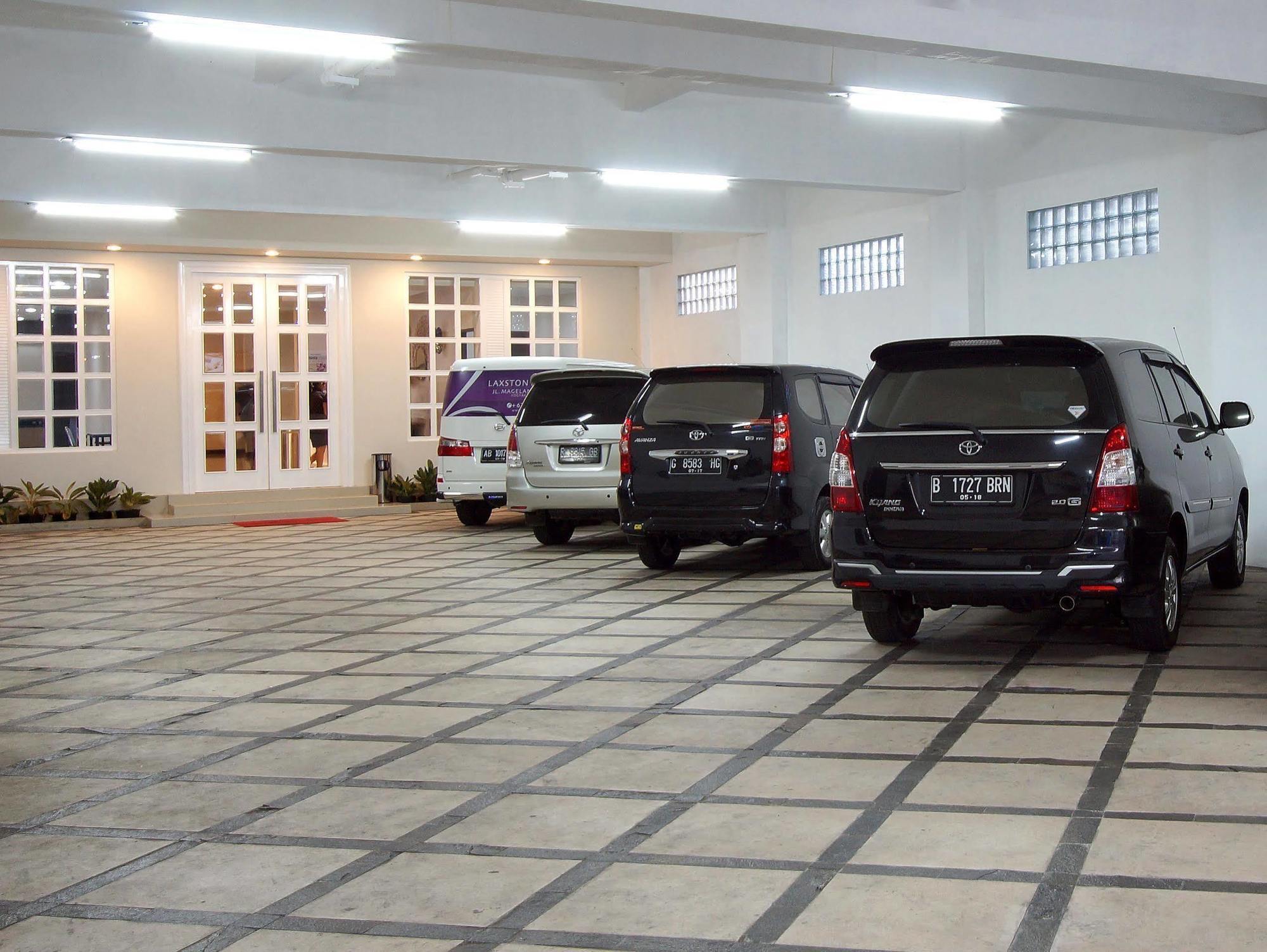 Laxston Hotel Yogyakarta Exterior foto